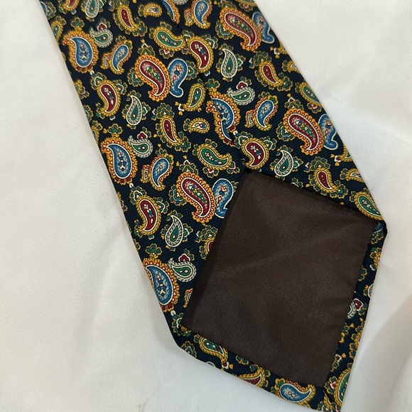 Vintage Silk Necktie - Picture 4 of 5